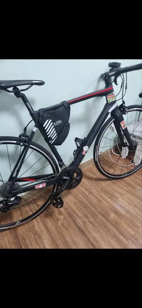 Road bike (Quick sale) (frame full carbon)