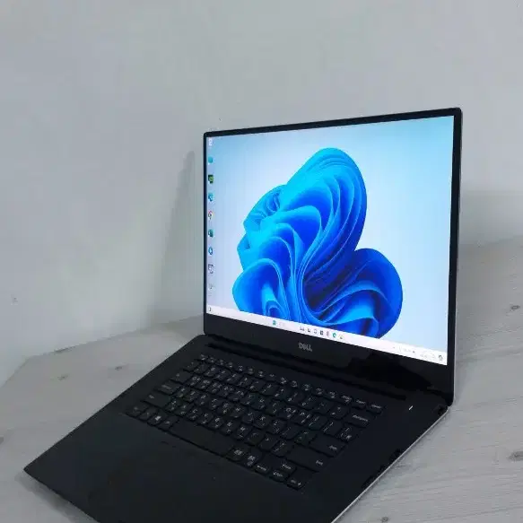 DELL XPS 9550 / 4K 터치스크린 / 512GB / 특A급