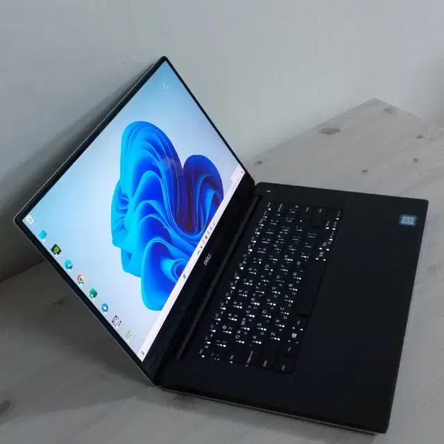 DELL XPS 9550 / 4K 터치스크린 / 512GB / 특A급