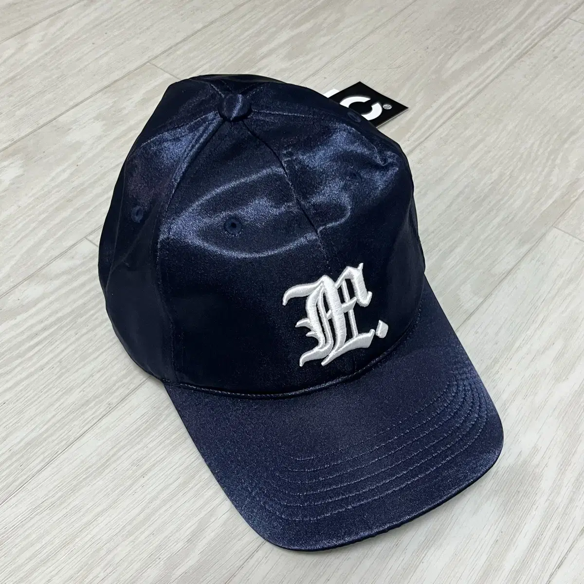 LMC GOTHIC SATIN 6PANEL CAP 원빈 엉엉모자 판매