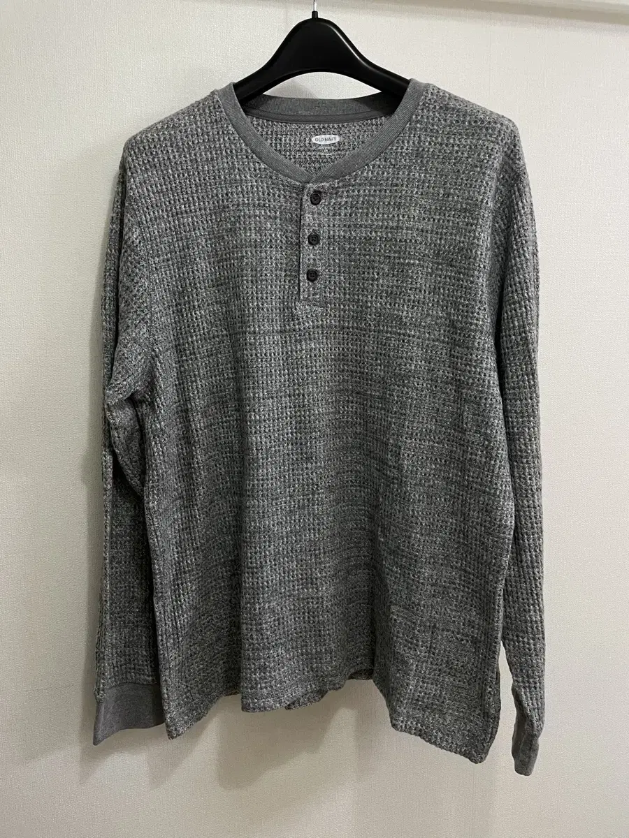 Large)  Old Navy sweater