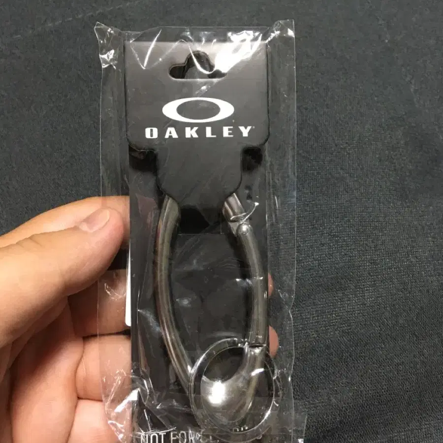 OAKLEY 오클리 심볼 키링 카라비너 실버