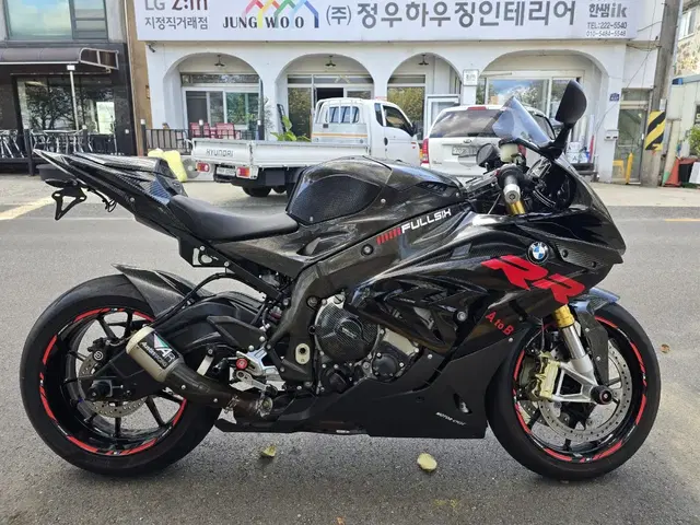 2017년식 bmw s1000rr 상태최상 킬로수 적은 바이크 판매합니다