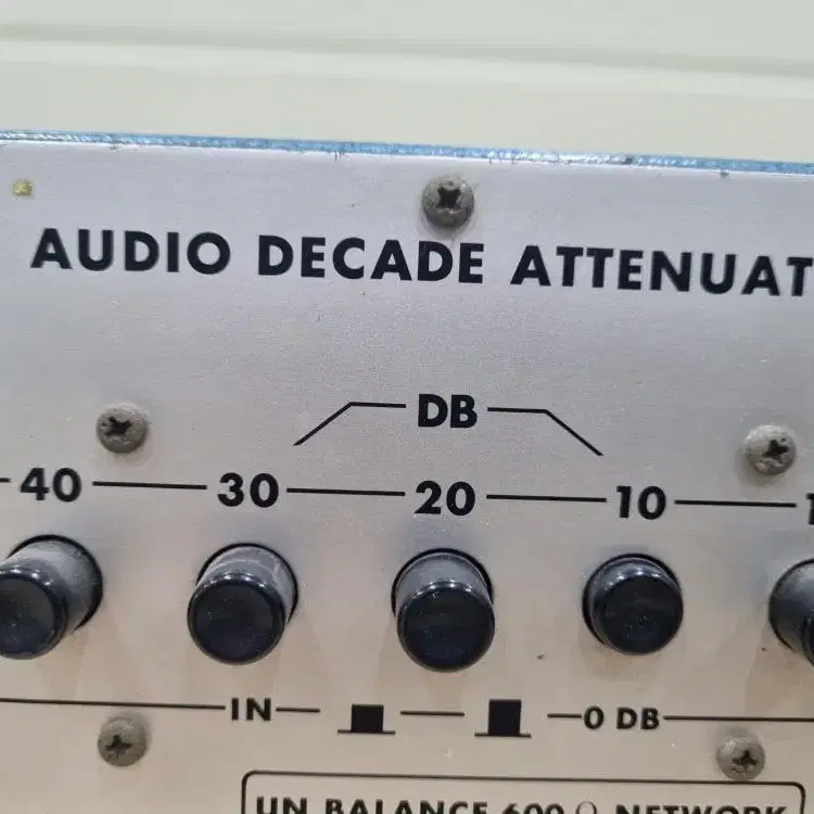 Audio Decade Attenuator 121UBT