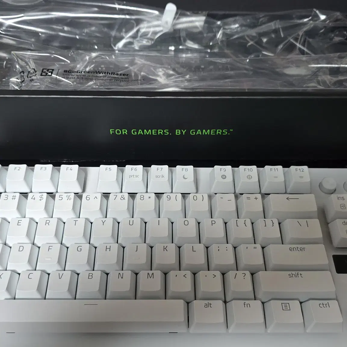 레이저 헌츠맨 v3 PRO TKL WHITE