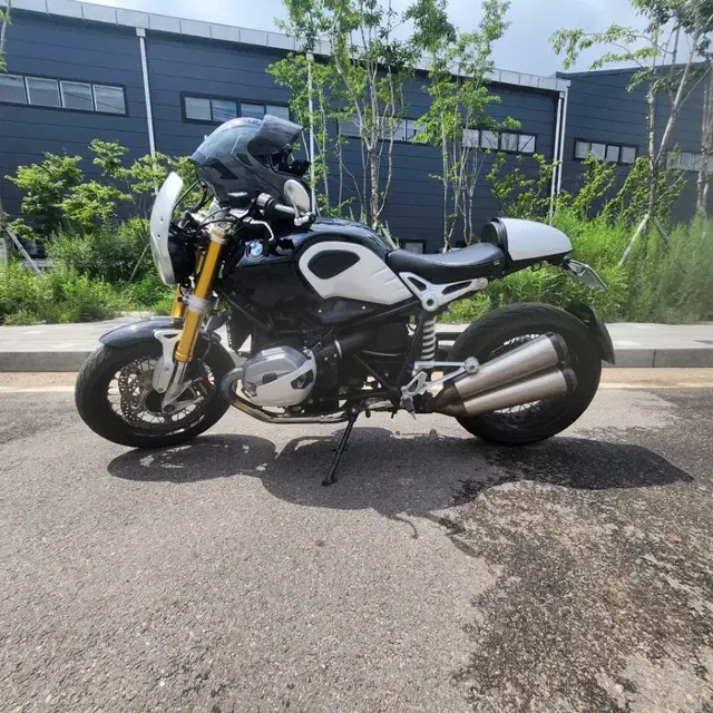 bmw R9T