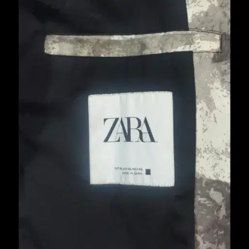 [최종가]ZARA110XL자라 유니크한 트랜치코트