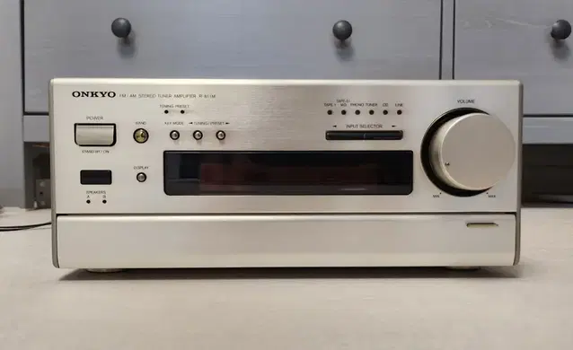 온쿄 ONKYO FM/AM STEREO TUNER AMP R811M