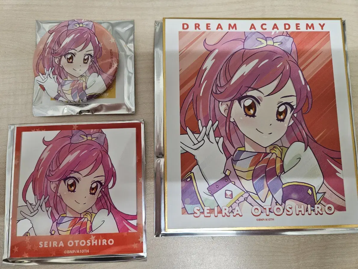 Aikatsu Ani-art Seira Set (colored paper, acrylic photo, can badge)