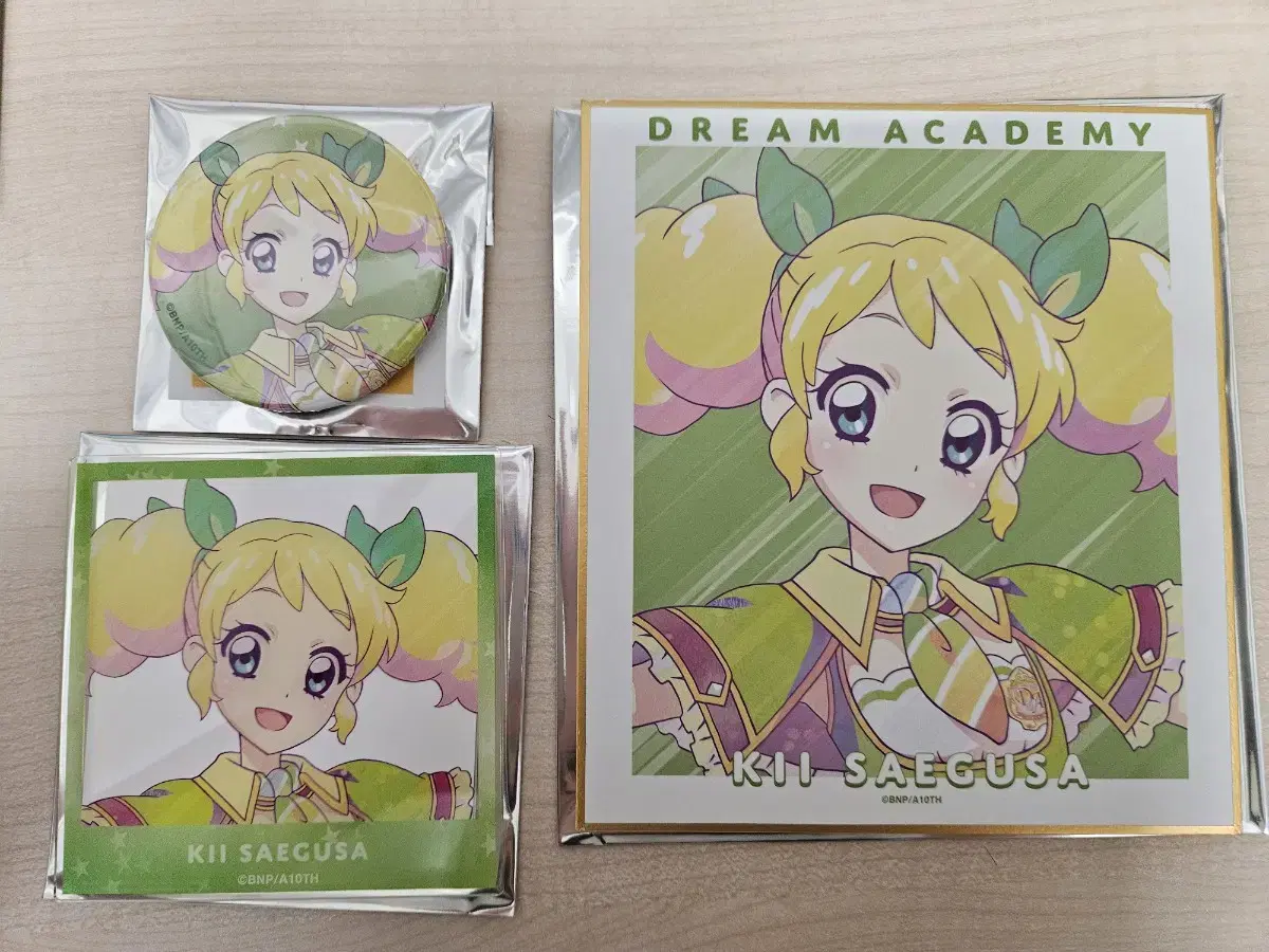 Aikatsu Ani-art Kii (colored paper, acrylic photo, can badge) set