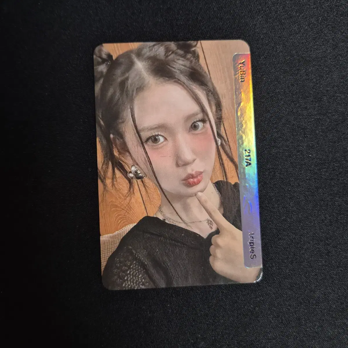 triples gong yubin objects photocard lews blooms B217