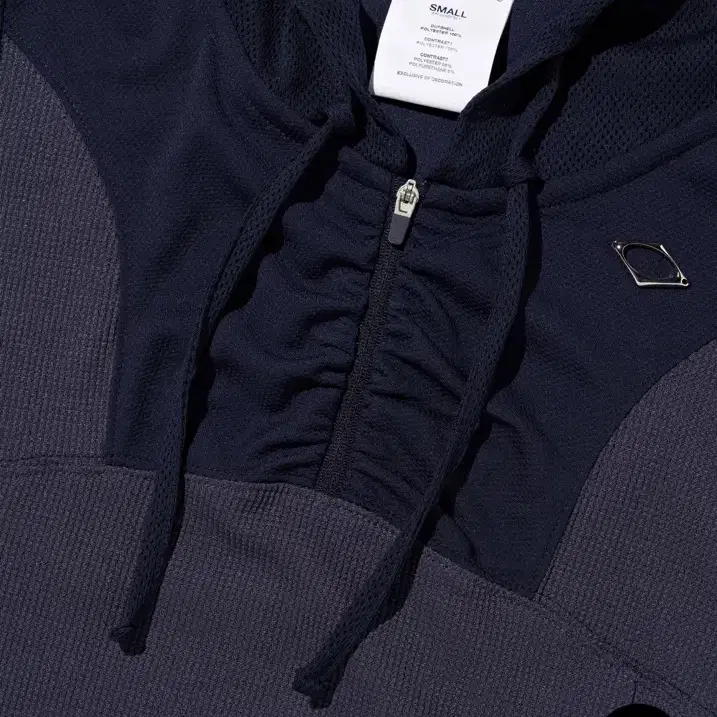 미스치프 HOODED TRACK HALF ZIP-UP NAVY