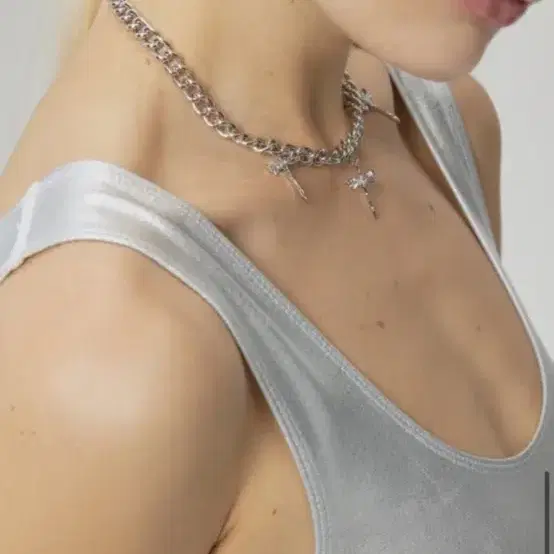 에브리벌스데이 ribbon three sword necklace