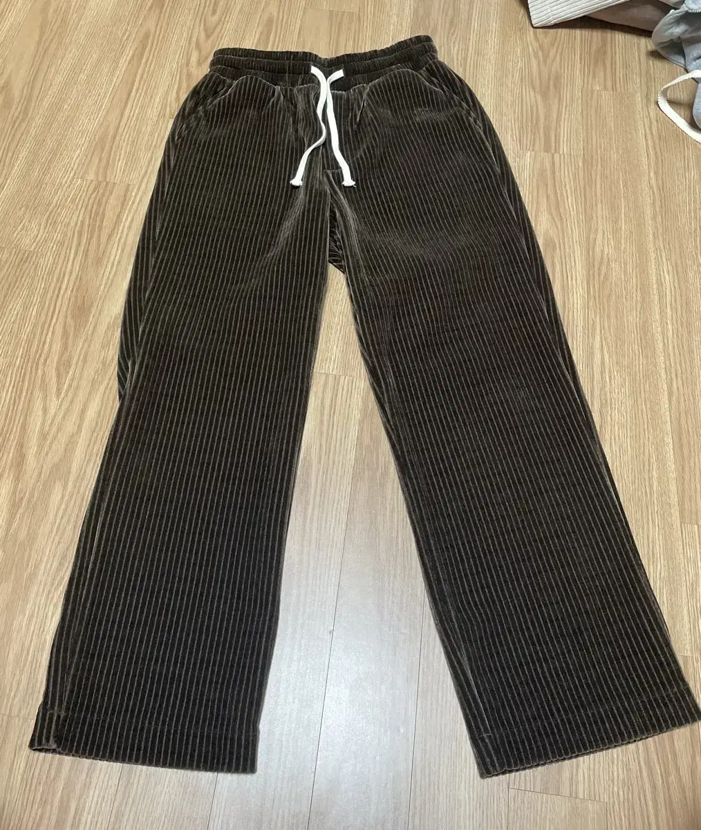 Corduroy Sweatpants L (<15 wears)