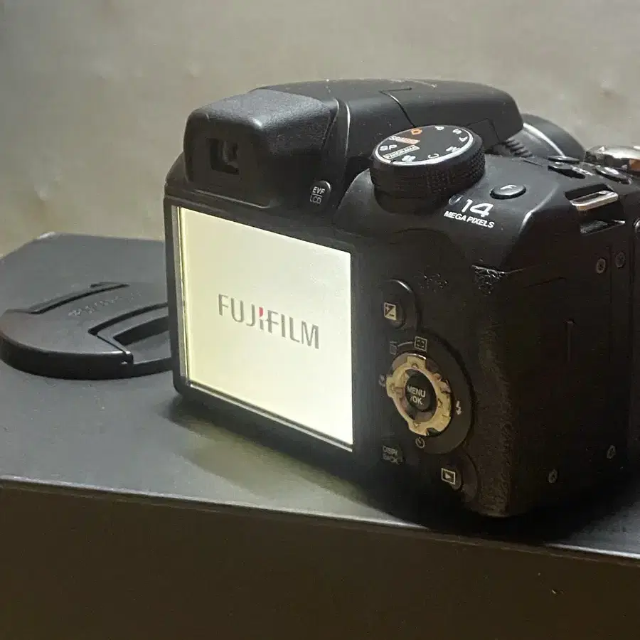 Fujifilm FinePix S4900