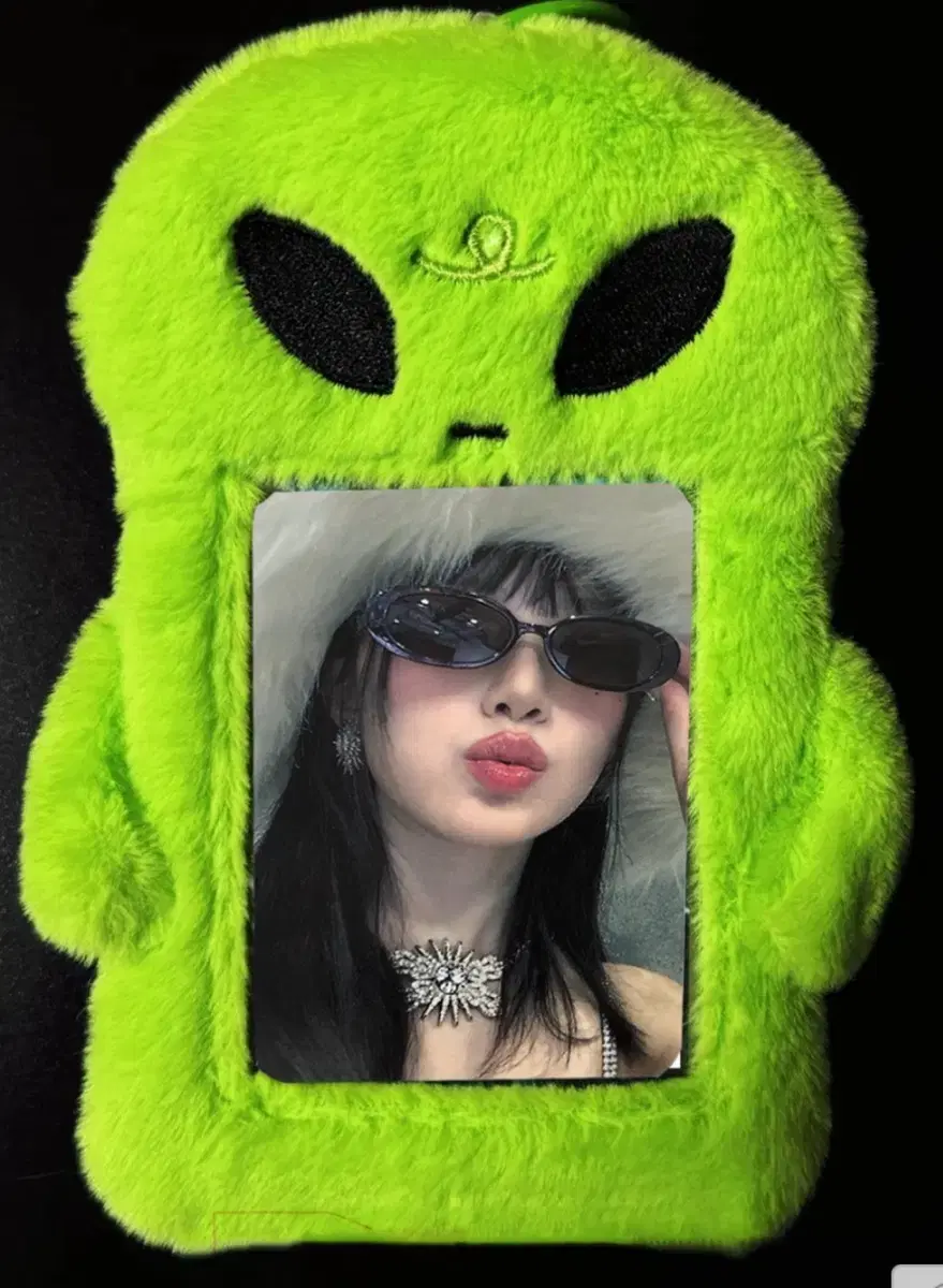 Alien Grabber photocard holder Fluorescent Green Alien Photo Card