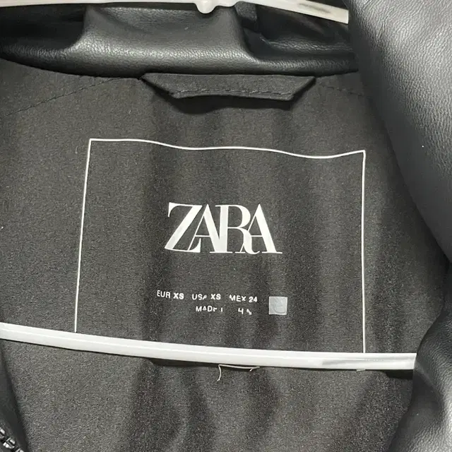 Zara 자라 소프트레더 숏패딩 블랙 XS