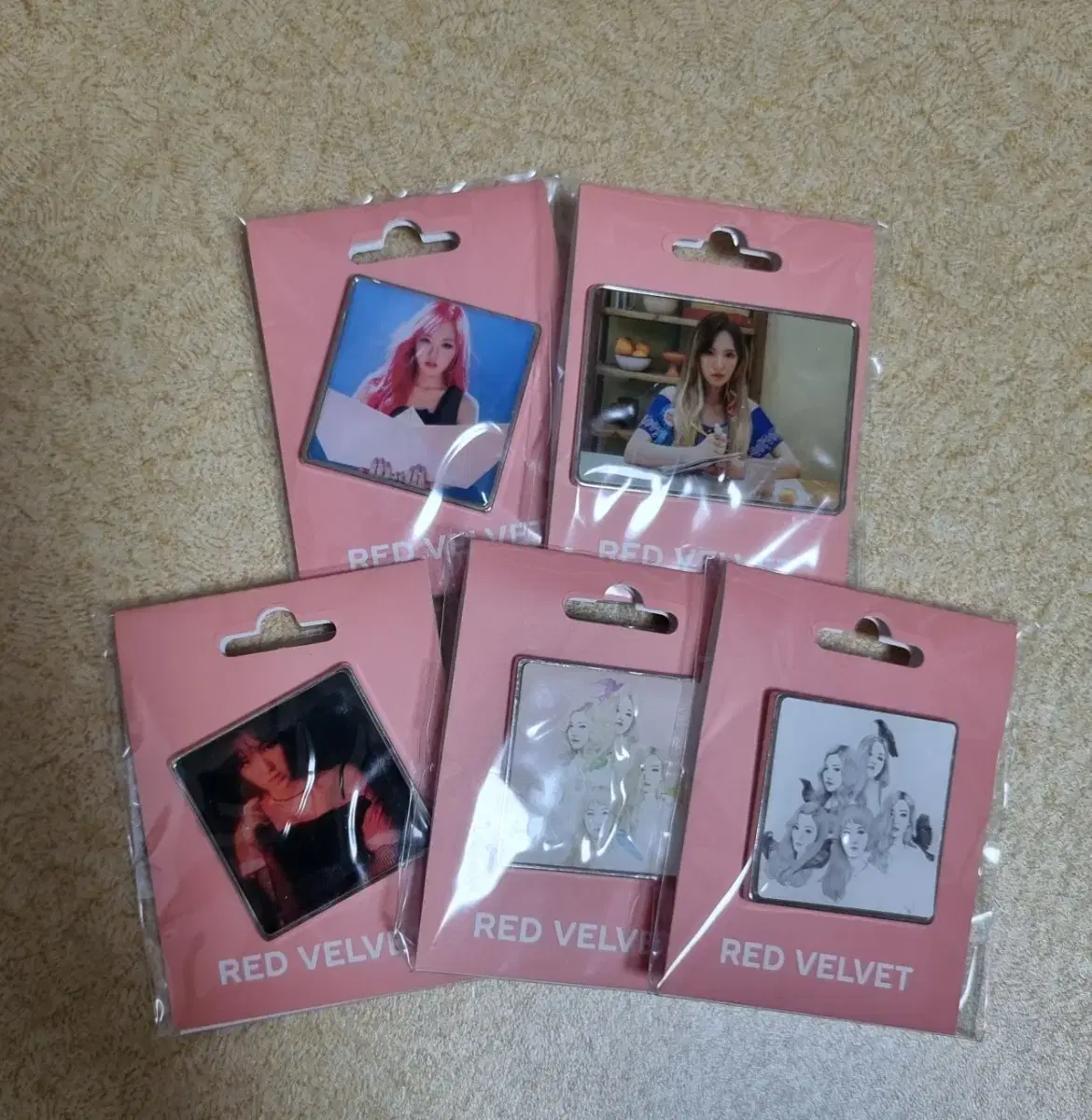 Red Velvet Badge Set