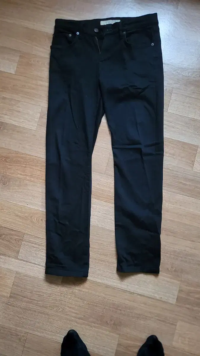 Burberry jeans (black size 30) sells for $8,000