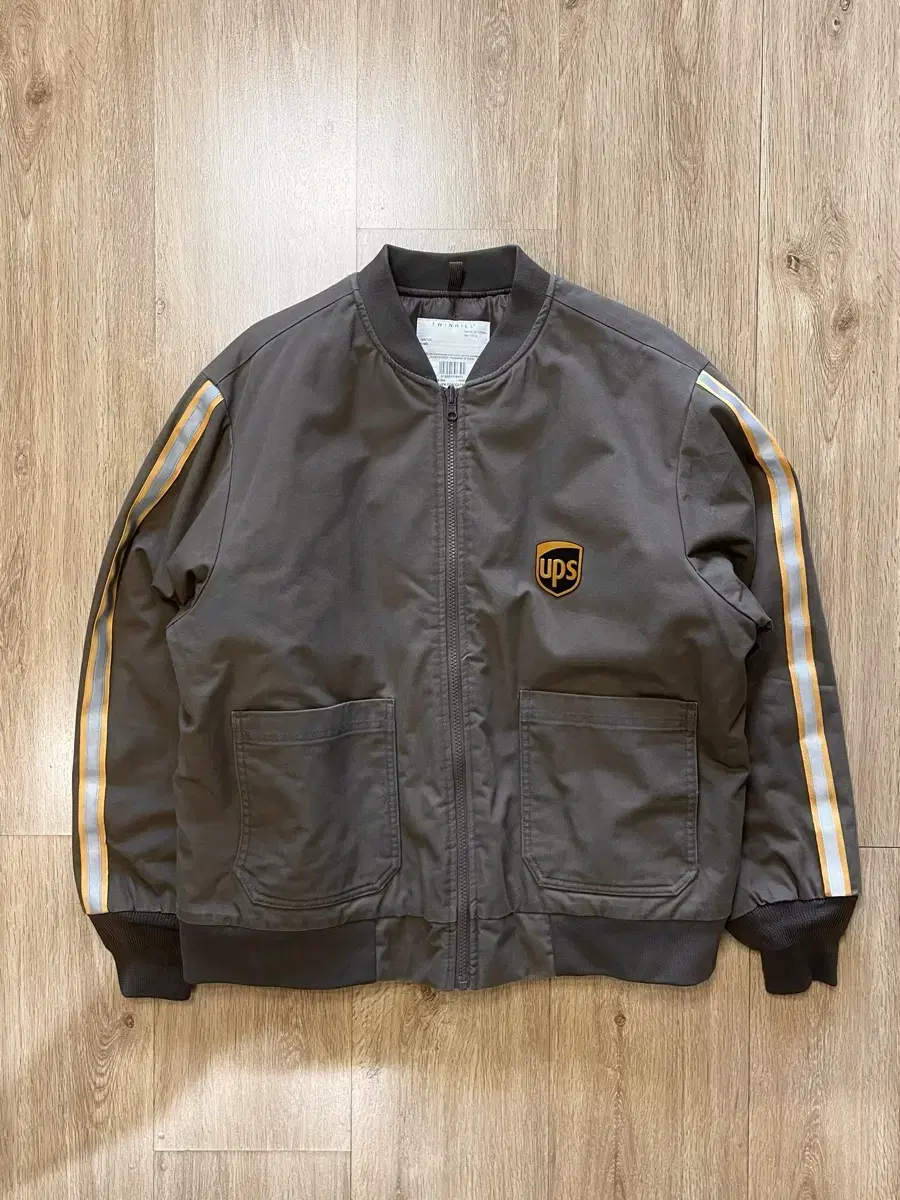 TAKPO) The only UPS USA Vintage Reflective Bomber Jacket in Korea