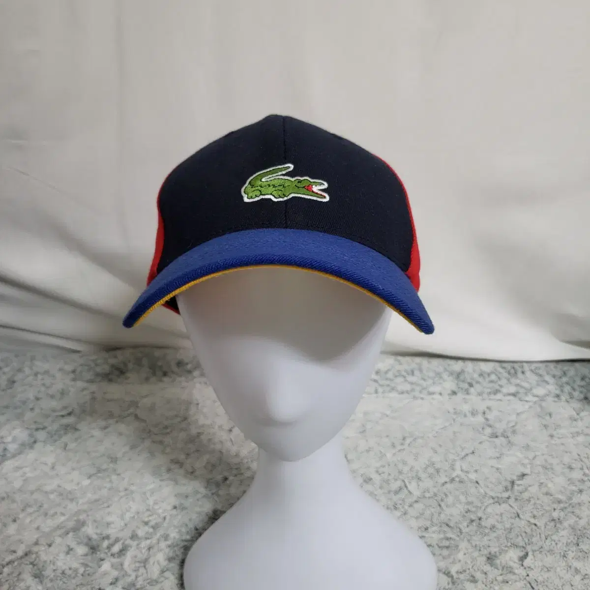 C186 [M-XL] Lacoste Flex Fit Colorblocked Hat Cap