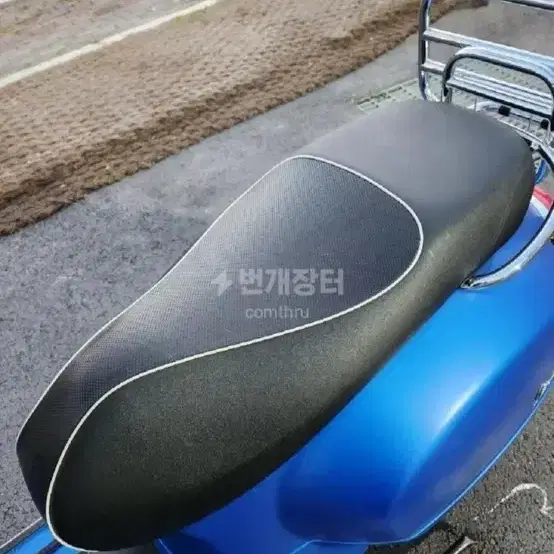 베스파 gts125 멧블루색상