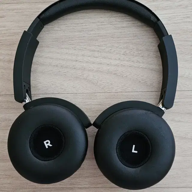 AKG Y50BT (무선 블루투스 헤드폰) + 충전케이블