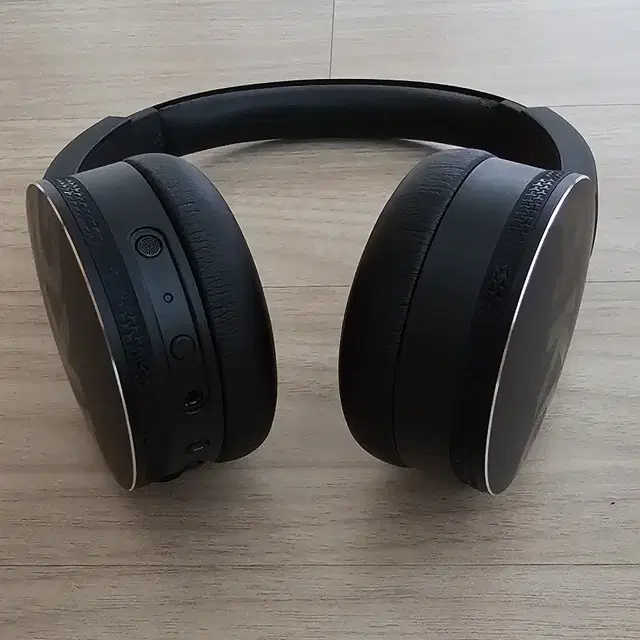 AKG Y50BT (무선 블루투스 헤드폰) + 충전케이블