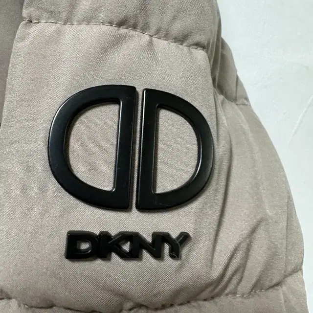 DKNY 패딩