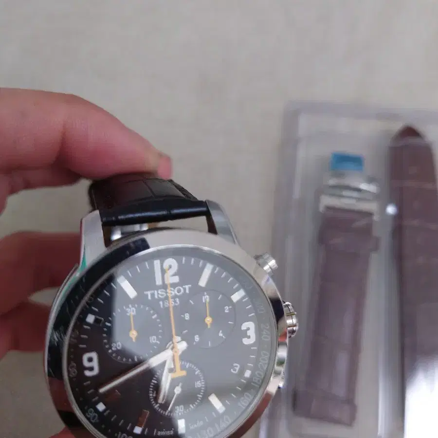 TISSOT PRC200판매합니다