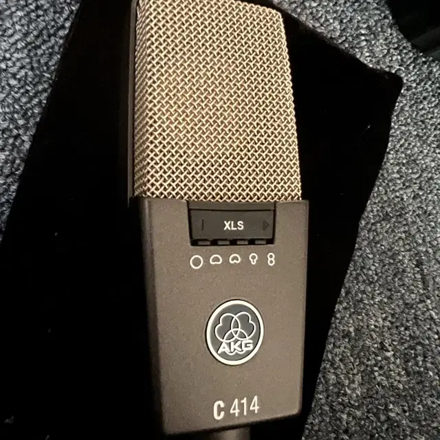 Akg c414 xls / 작은 흠집 제외 깨끗함 ( 직/택