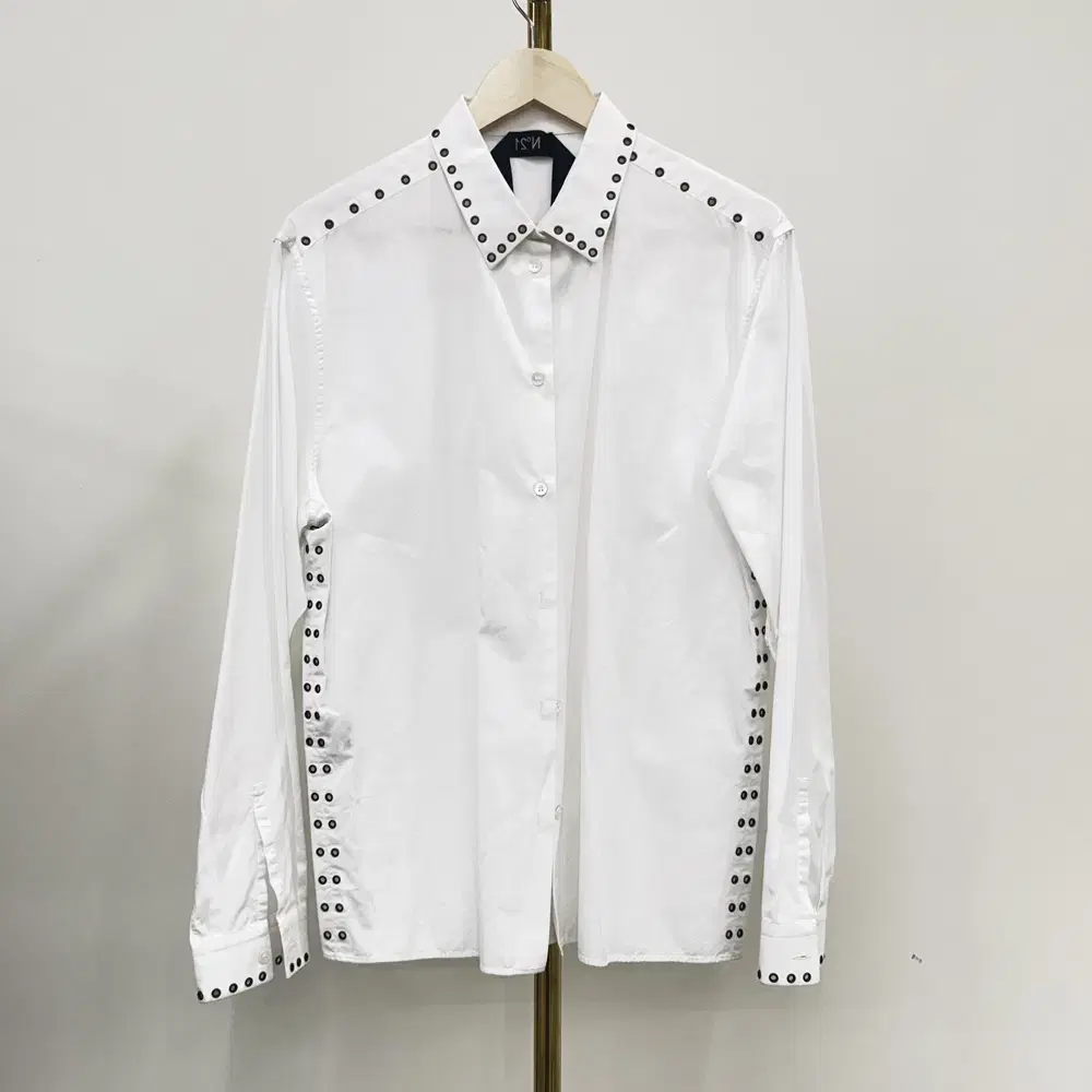 N21 Studded Point White Men's Shirt 100