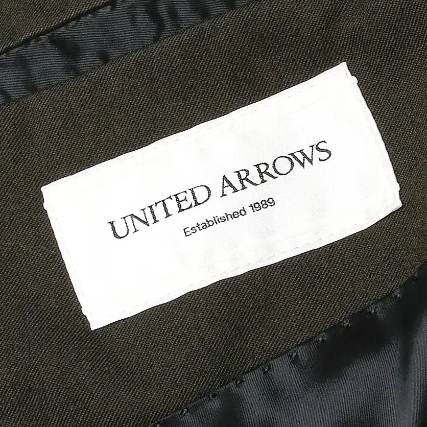 유나이티드 애로우즈 [United Arrows] 카키 소프트터치 수트셋업