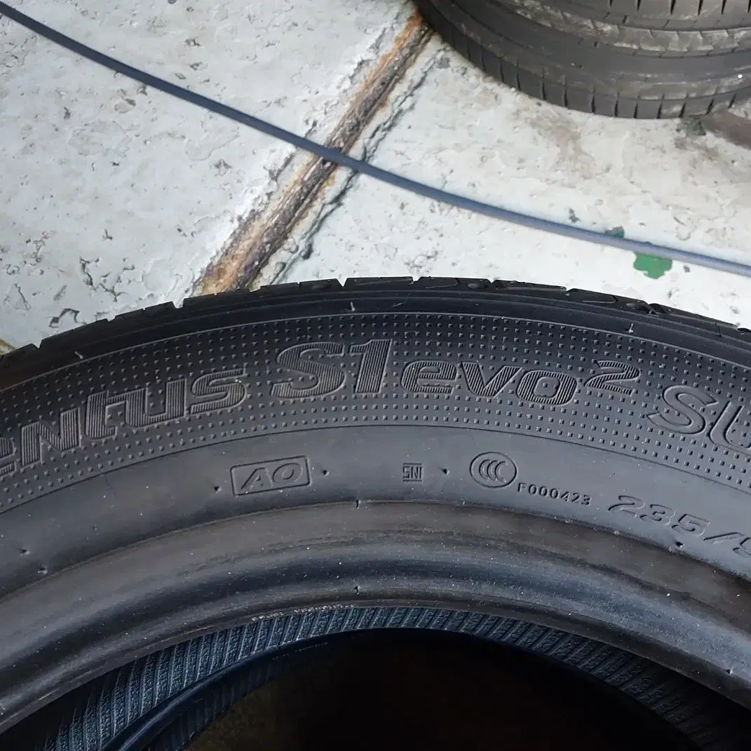 중고타이어 235/55R18  한국 벤투스 S1 EVO2 SUV 2본세트