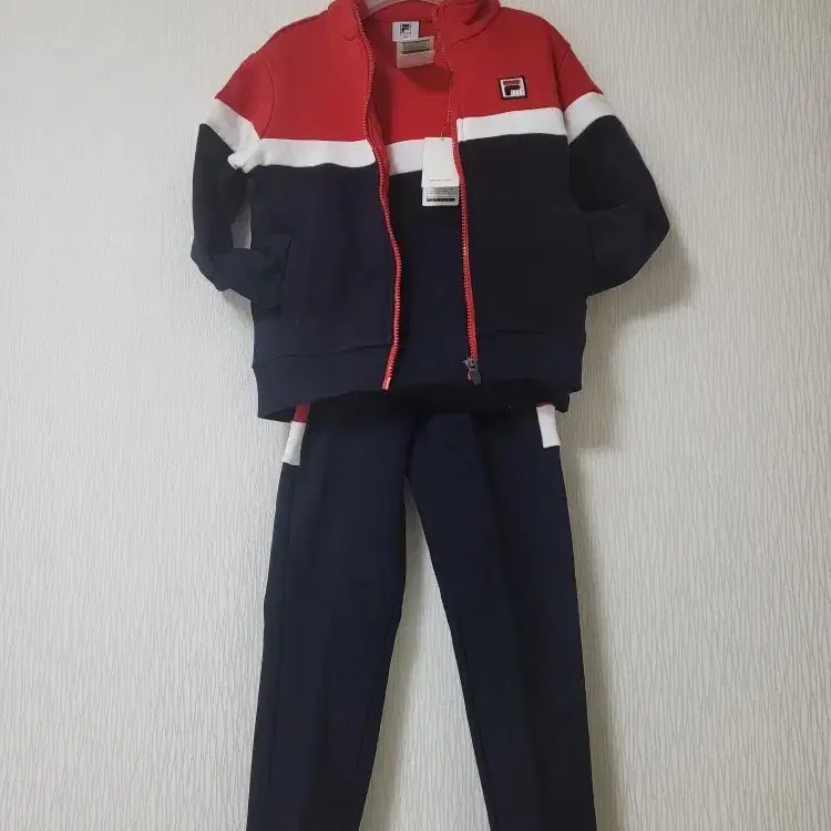 (새것)FILA 키즈 맨투맨 집업 셋트 (3pcs)