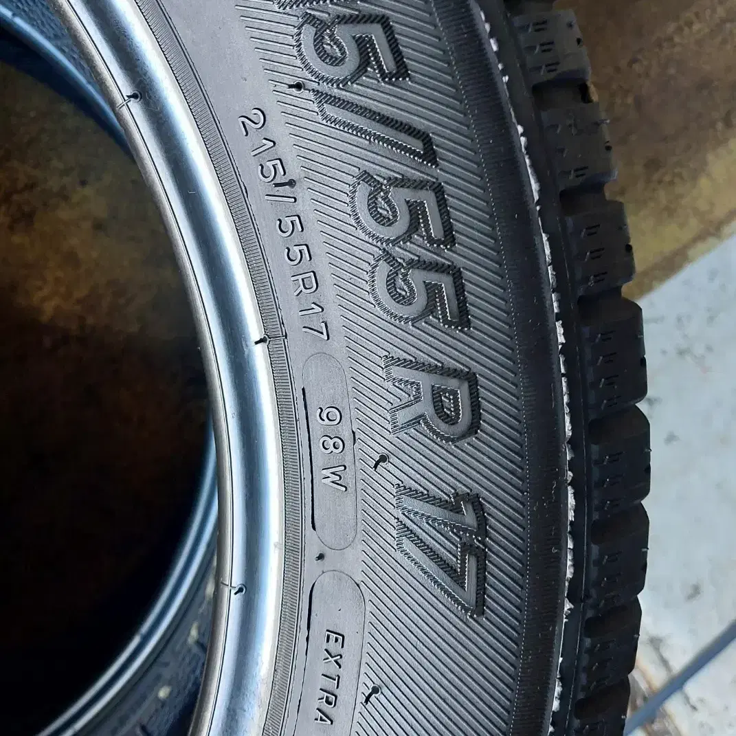 중고타이어 215/55R17 98W 미쉐린타이어 크로스클라이밋 2본 세트