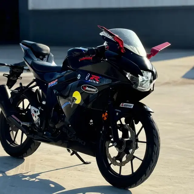 스즈키 gsxr125 짧은 키로수 저렴히 판매합니다.