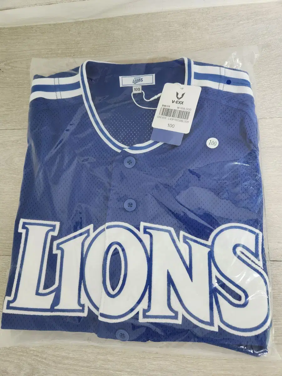 Samsung Lions uniform 02 old away 100 sealed New products