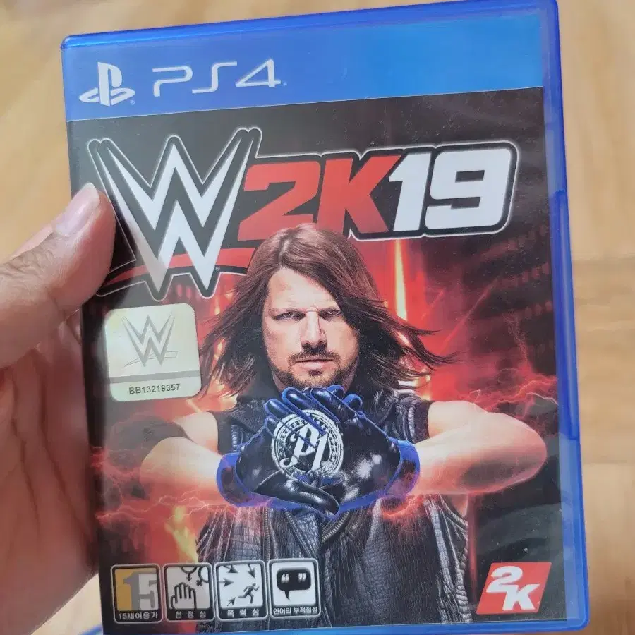 ps4 wwe 2k19 판매 합니다