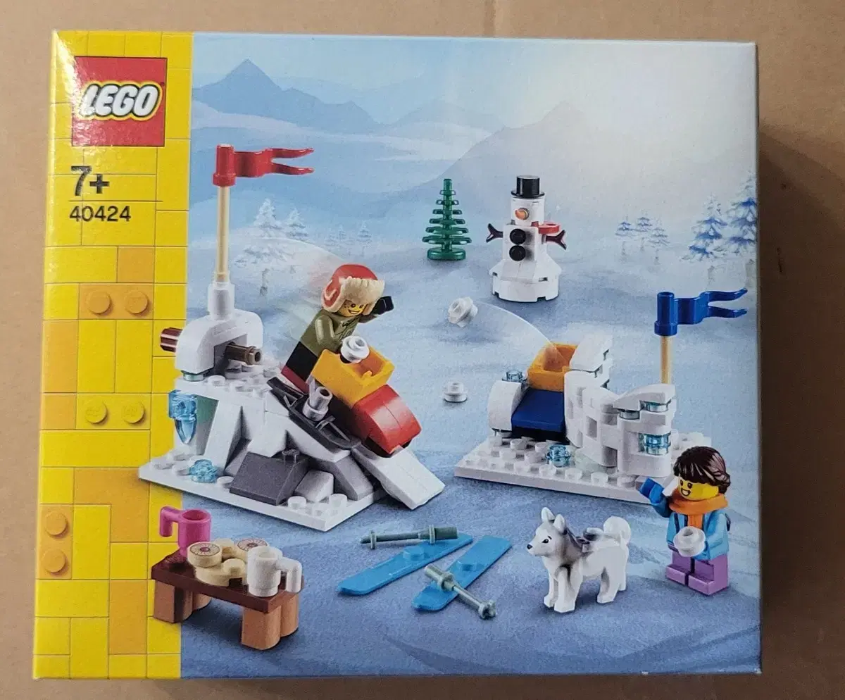 LEGO 40424 Winter Snowball Fight sells