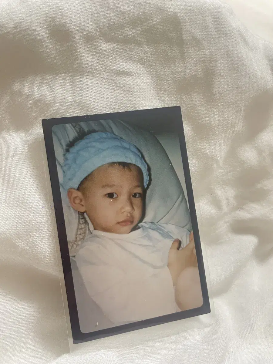 urgent!!! hyunjin baby photocard wts