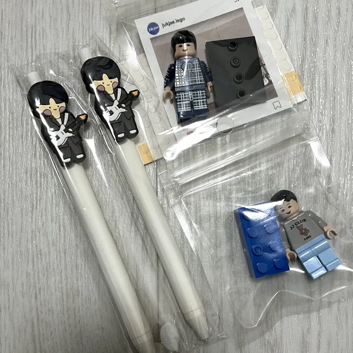 Loading ballpoint pen, Lego in bulk