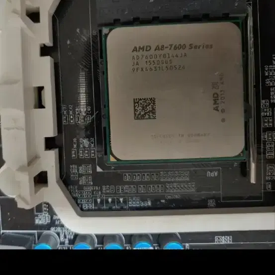 메인보드4개팜. H110M.H61보드와 고장난보드 AMD cpu.포함.