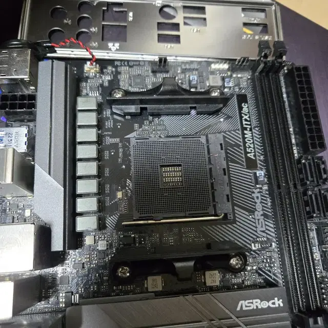 asrock a520 메인보드 팝니다.