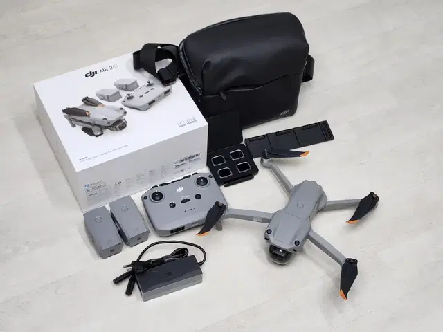 DJI 매빅 2S 플라이모어 콤보