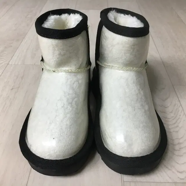 UGG 어그 키즈 클리어 부츠 190