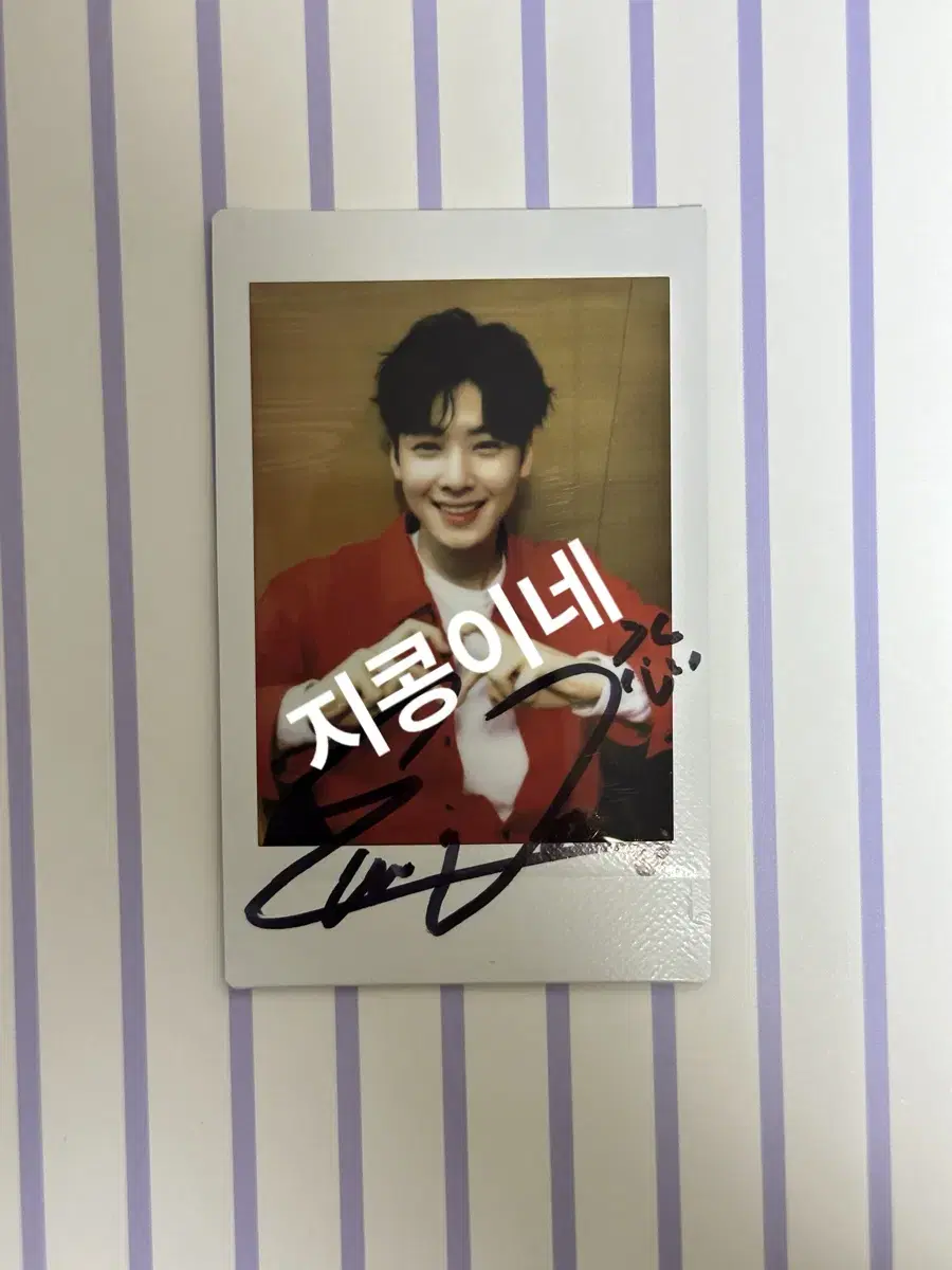 Cha Eunwoo signature polaroid