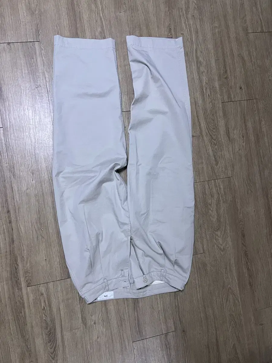 (2) Earth's A Go YRS 550 Ivory Chino