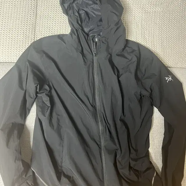 아크테릭스 솔라노 Arc'teryx Solano Hoody Black