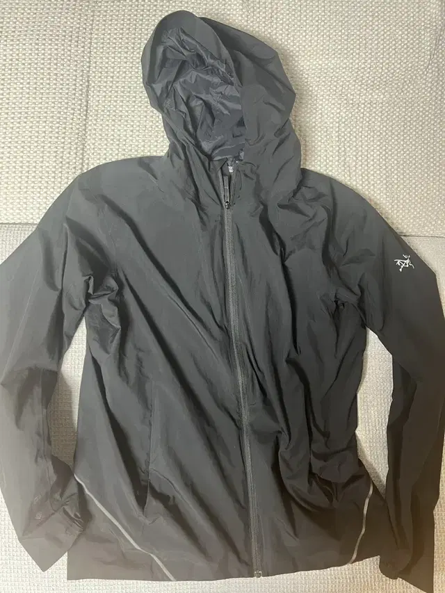 아크테릭스 솔라노 Arc'teryx Solano Hoody Black